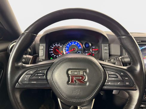 Used 2021 Nissan GT-R Premium AWD/4WD image 40