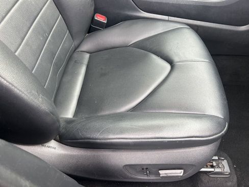 Used 2020 Toyota Highlander XLE image 39