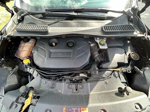 Used 2016 Ford Escape SE w/ SE Chrome Package image 11