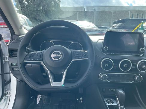 Used 2025 Nissan Sentra SV image 34
