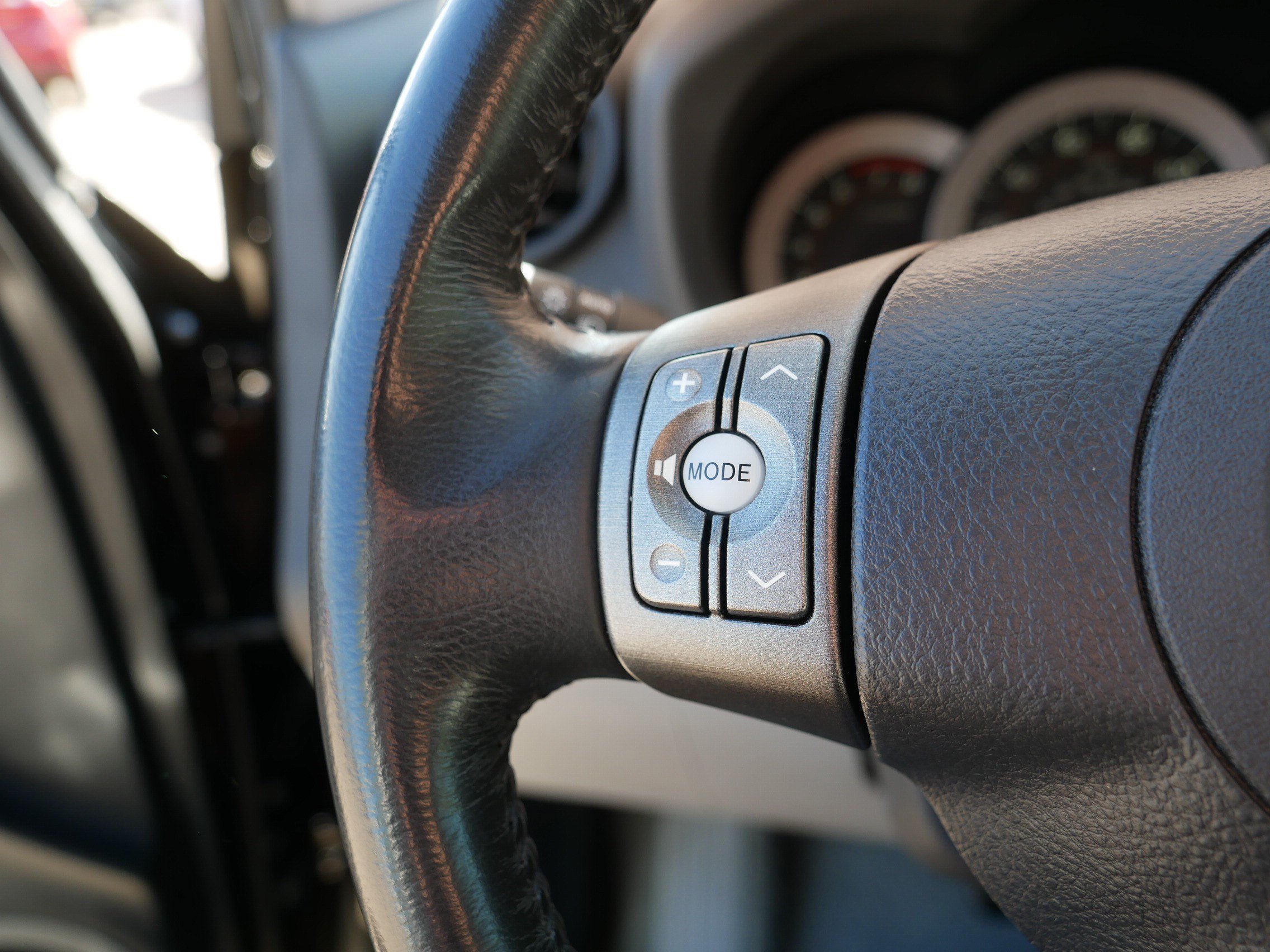 Used 2011 Toyota RAV4 Limited w/ Limited Extra Value Pkg AWD/4WD image 28