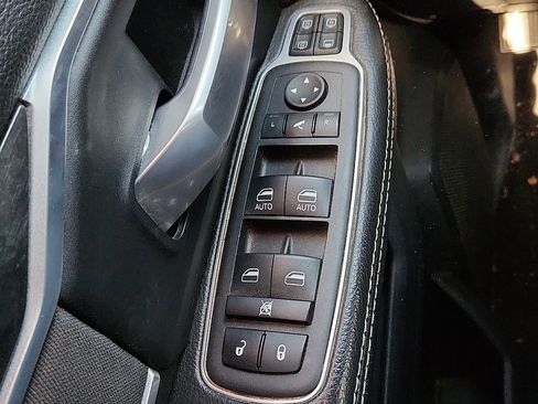Used 2024 RAM 2500 Big Horn AWD/4WD image 12