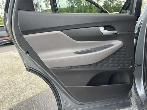 Used 2019 Hyundai Santa Fe SE AWD/4WD image 2