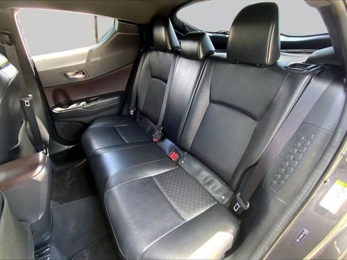 Used 2019 Toyota C-HR Limited FWD image 20