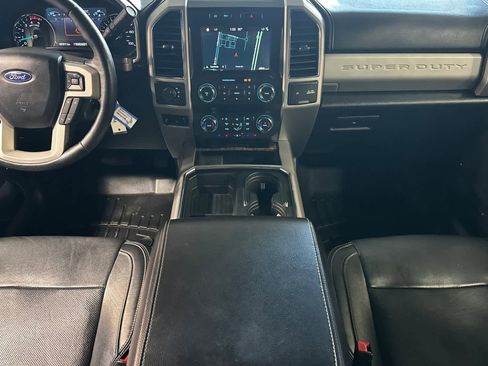 Used 2019 Ford F250 Lariat w/ Lariat Value Package image 4