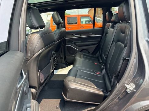 Used 2026 Jeep Grand Cherokee Limited w/ Limited Altitude Package AWD/4WD image 9