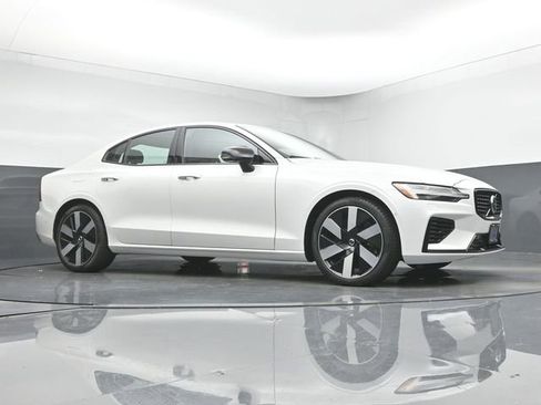 Used 2024 Volvo S60 T8 Ultimate w/ Climate Package image 36