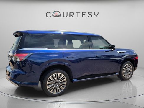 Used 2025 INFINITI QX80 Sensory image 6