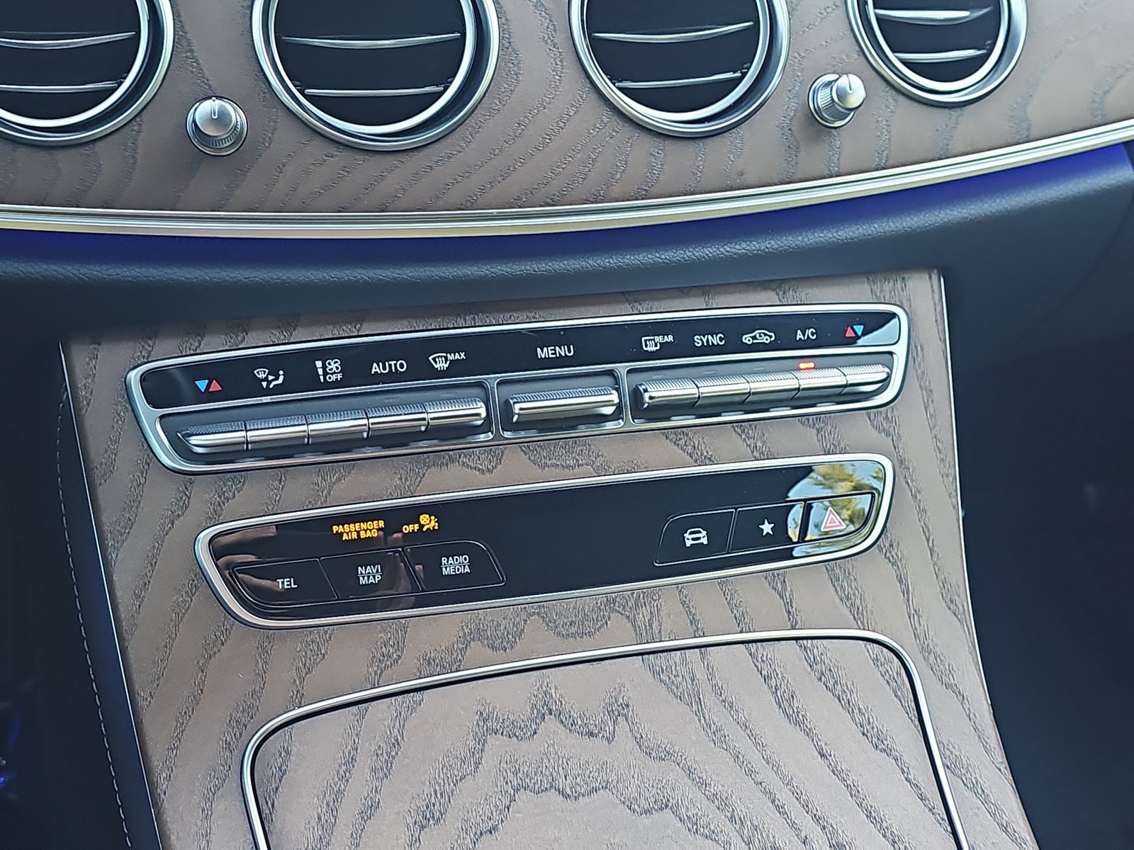 Used 2023 Mercedes-Benz E 350 4MATIC Sedan image 24