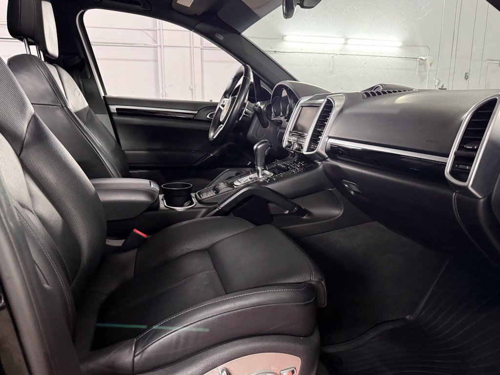 Used 2016 Porsche Cayenne S AWD/4WD image 29