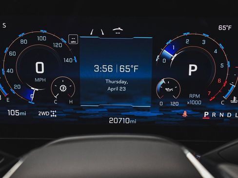 Used 2025 Chevrolet Tahoe Z71 AWD/4WD image 16