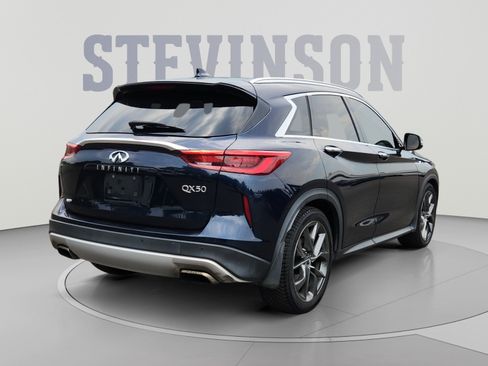 Used 2019 INFINITI QX50 Essential w/ Sensory Package AWD/4WD image 5