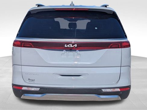 Certified 2024 Kia Carnival SX image 4