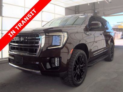 Used 2022 GMC Yukon SLT w/ SLT Premium Package