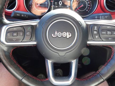 Used 2020 Jeep Gladiator Rubicon AWD/4WD image 24
