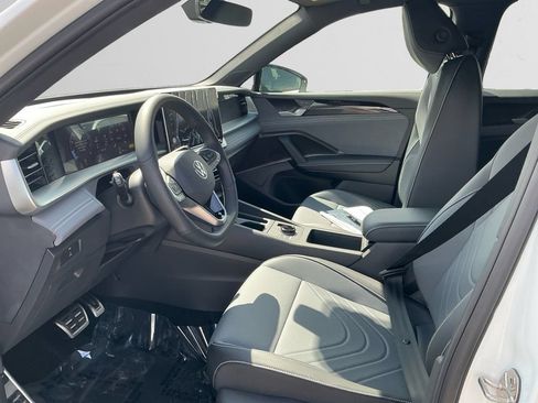 New 2026 Volkswagen Tiguan SE R-Line AWD/4WD image 9