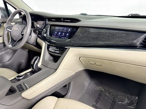 Used 2020 Cadillac XT6 Premium Luxury image 37