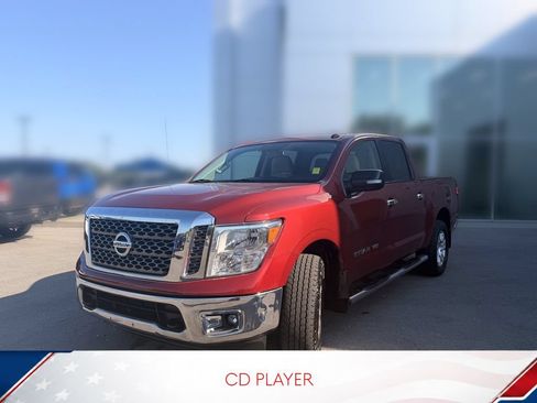 Used 2018 Nissan Titan SV AWD/4WD image 2