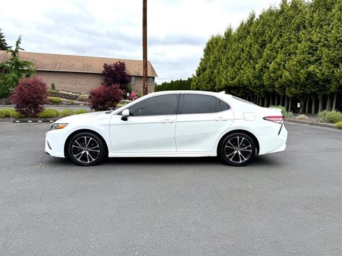 Used 2019 Toyota Camry SE FWD image 7