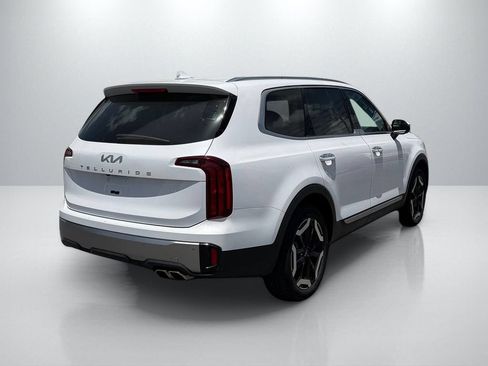 Used 2025 Kia Telluride S FWD image 5