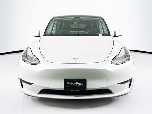 Used 2020 Tesla Model Y Long Range image 2