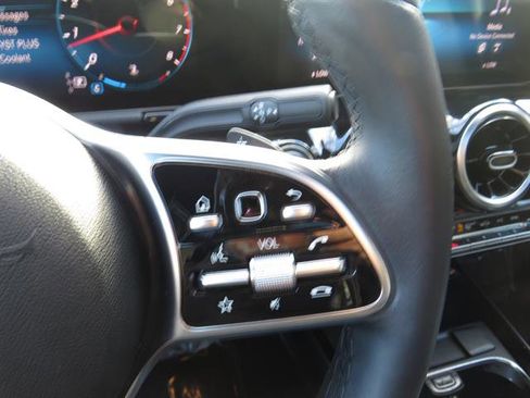 Used 2021 Mercedes-Benz GLA 250 4MATIC image 11