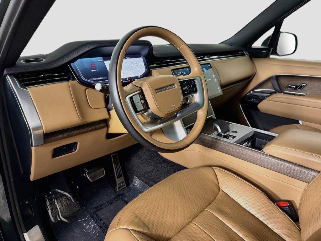Certified 2024 Land Rover Range Rover SE AWD/4WD image 9