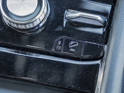 Used 2022 Jeep Grand Cherokee Overland w/ Luxury Tech Group IV image 29