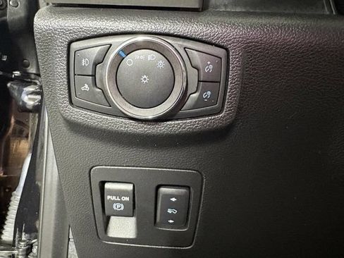 Used 2019 Ford F150 Lariat w/ Equipment Group 502A Luxury AWD/4WD image 25