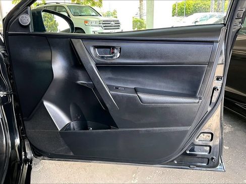 Used 2018 Toyota Corolla SE w/ Carpet Mat Package (TMS) FWD image 28