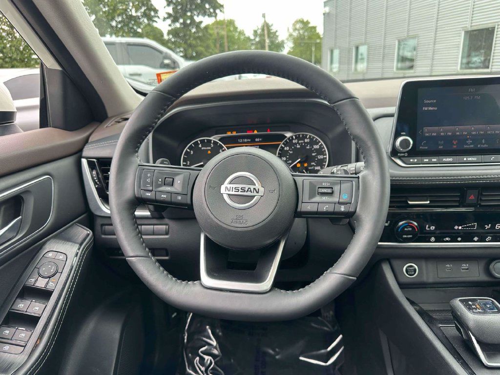 Used 2021 Nissan Rogue SV w/ Premium Package AWD/4WD image 14