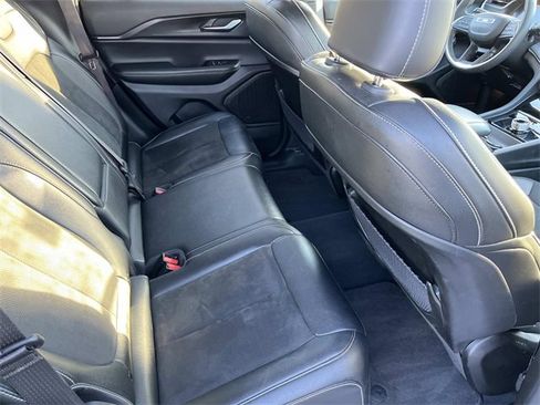 Used 2024 Jeep Grand Cherokee Altitude image 20