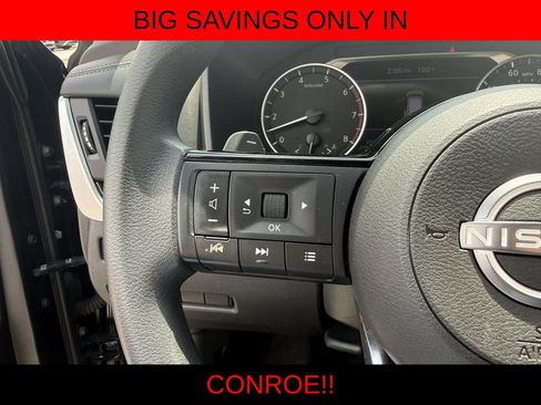 Used 2023 Nissan Rogue SV FWD image 17
