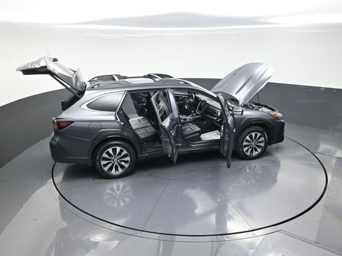 Used 2023 Subaru Outback Limited image 14
