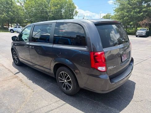 Used 2019 Dodge Grand Caravan SE FWD image 6