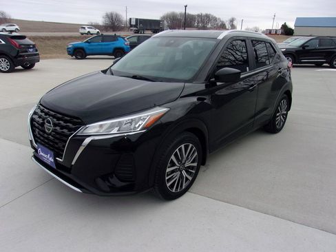 Used 2021 Nissan Kicks SV image 7