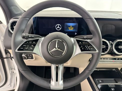 Used 2026 Mercedes-Benz GLB 250 4MATIC image 18