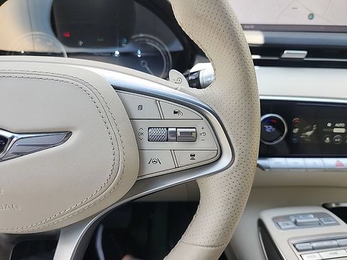 Used 2024 Genesis Electrified GV70 AWD/4WD image 10