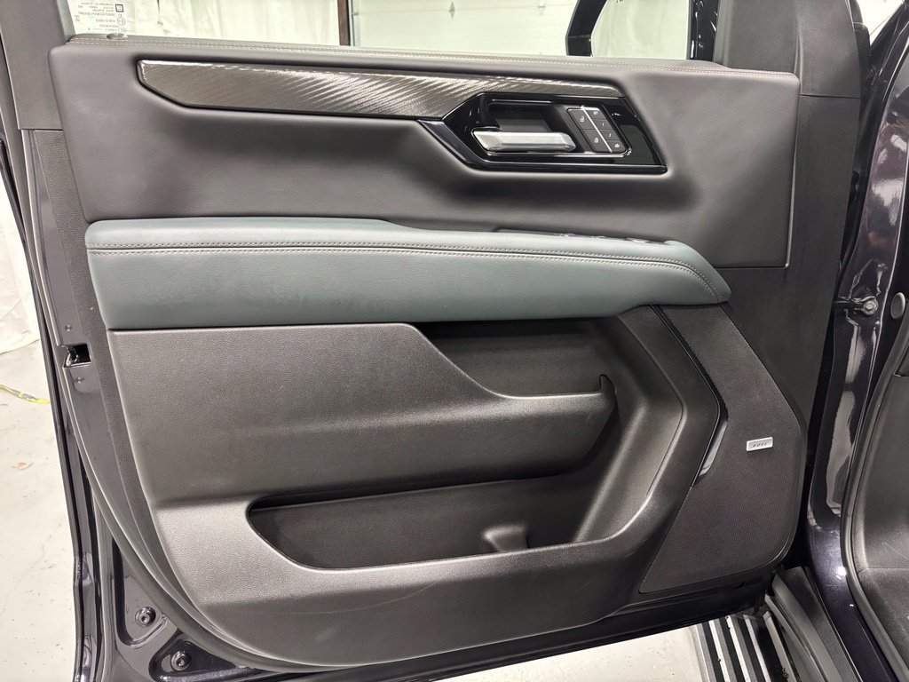 Used 2026 GMC Yukon XL AT4 w/ AT4 Premium Package AWD/4WD image 8