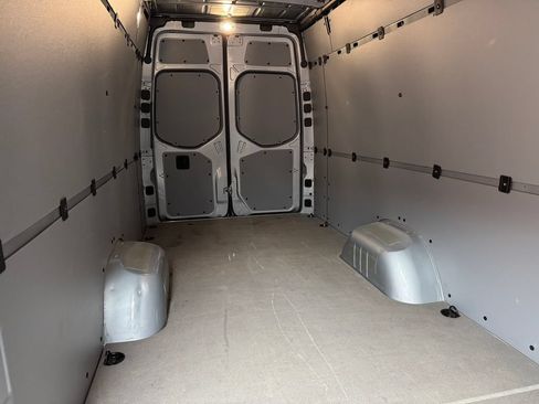 Used 2025 Mercedes-Benz Sprinter 3500 image 31
