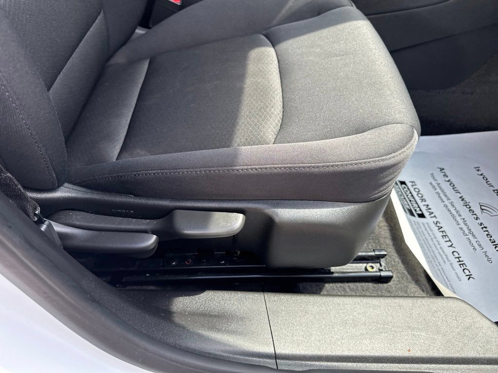 Used 2025 Chevrolet Malibu LT FWD image 35