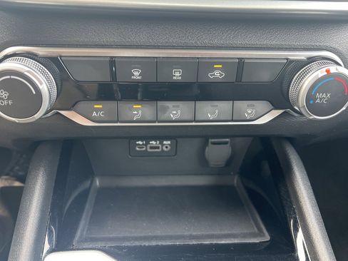 Used 2024 Nissan Altima 2.5 SV image 19