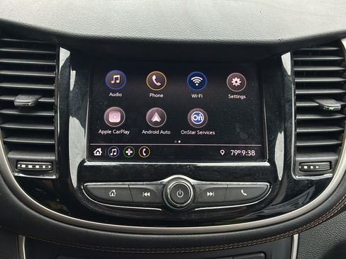 Used 2020 Chevrolet Trax LT AWD/4WD image 18