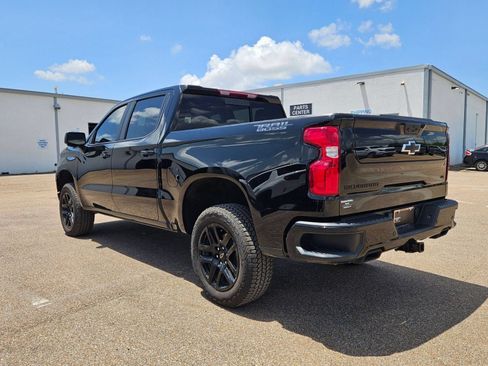 Used 2026 Chevrolet Silverado 1500 LT Trail Boss w/ LT Trail Boss Premium Package AWD/4WD image 3