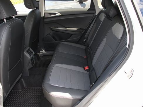 New 2025 Volkswagen Taos SE image 13