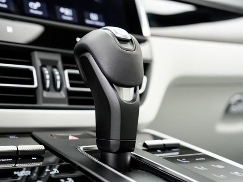 Certified 2025 Porsche Macan S AWD/4WD image 21