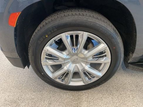 Used 2021 Chevrolet Suburban LS AWD/4WD image 10
