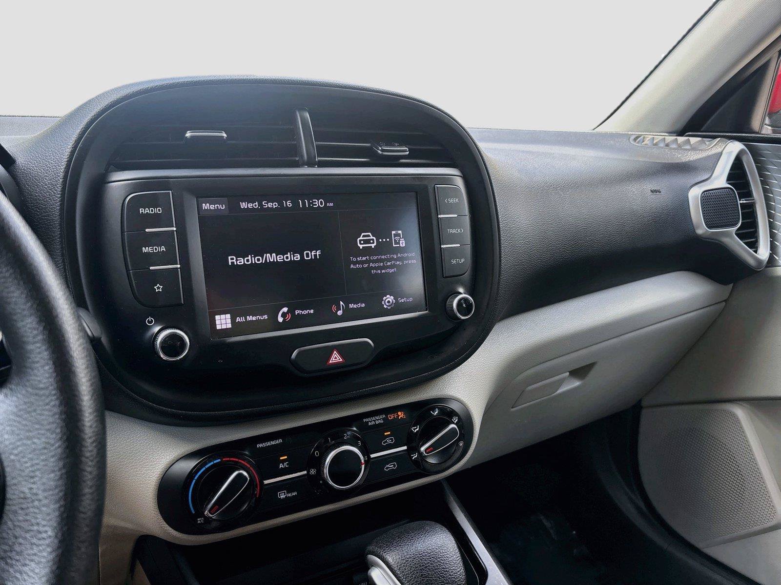 Used 2022 Kia Soul LX w/ Technology Package FWD image 12