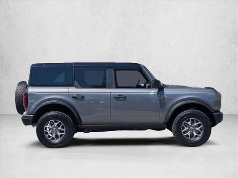 Used 2025 Ford Bronco Badlands AWD/4WD image 4