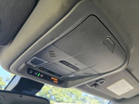 Used 2021 Chevrolet Equinox LT FWD image 24